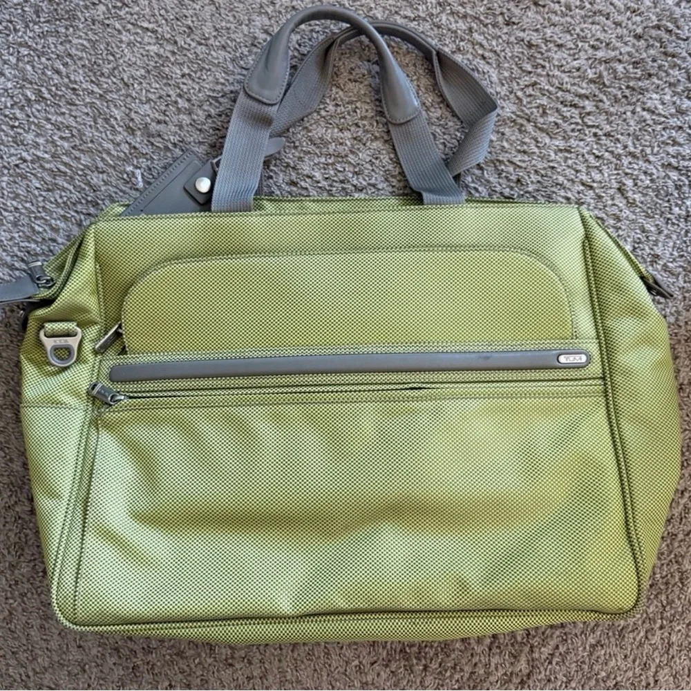 Tumi Green Ballistic Nylon Compact Tote 18” Carry On Weekender Bag 26189LM